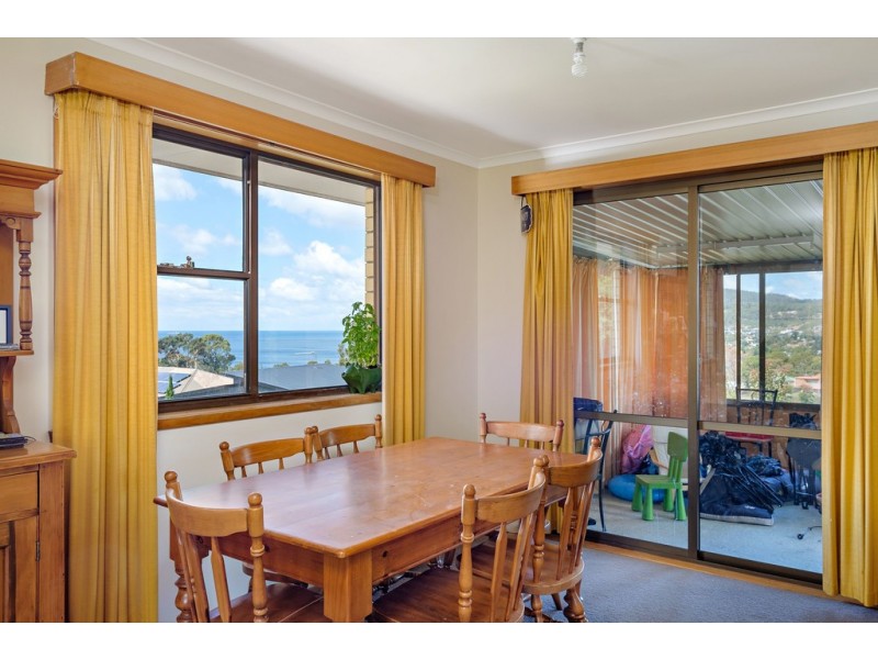16 Stirling Avenue, Blackmans Bay TAS 7052