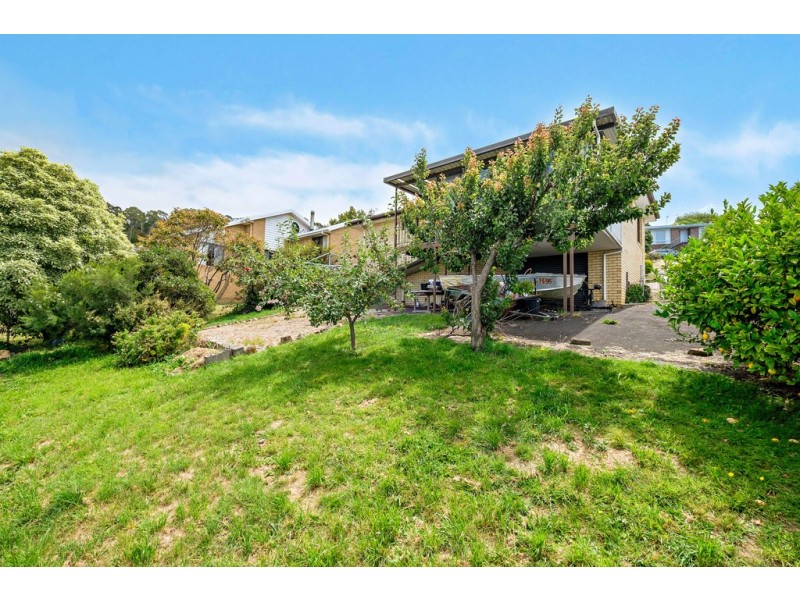 16 Stirling Avenue, Blackmans Bay TAS 7052