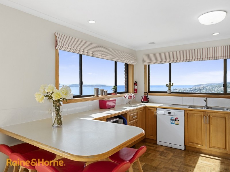 125 Tingira Road, Blackmans Bay TAS 7052