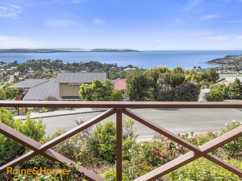 125 Tingira Road, Blackmans Bay TAS 7052