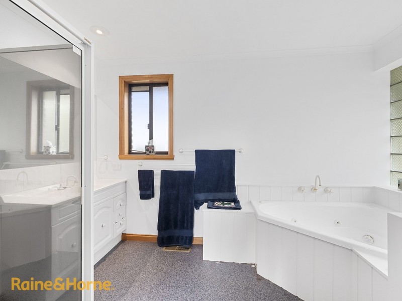 125 Tingira Road, Blackmans Bay TAS 7052