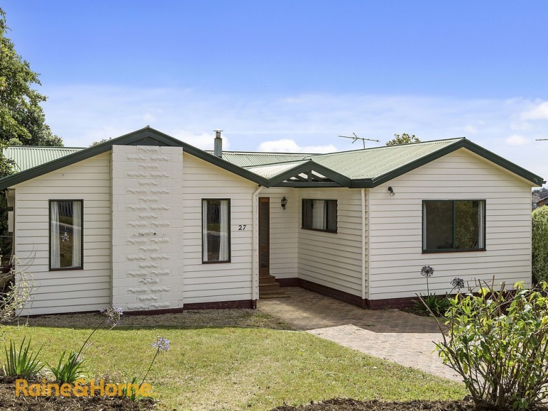 27 Garnett Street, Blackmans Bay TAS 7052