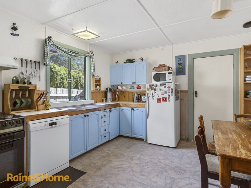 27 Garnett Street, Blackmans Bay TAS 7052