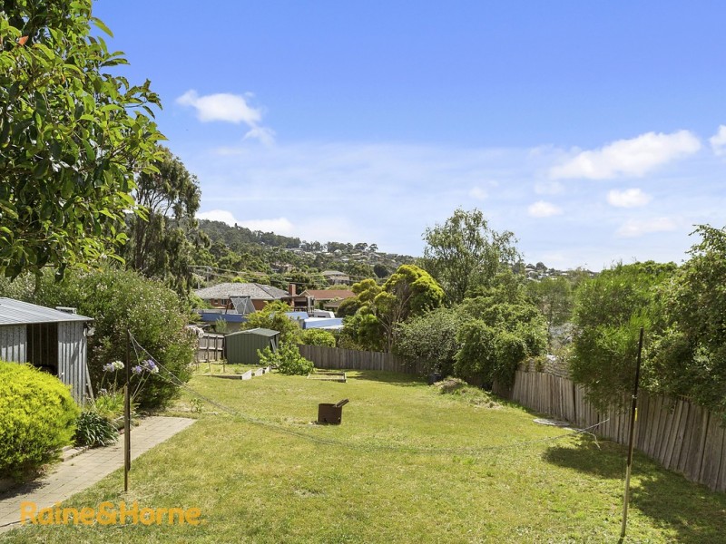 27 Garnett Street, Blackmans Bay TAS 7052