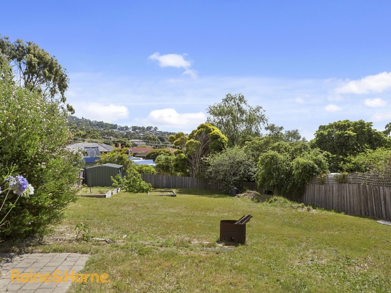 27 Garnett Street, Blackmans Bay TAS 7052