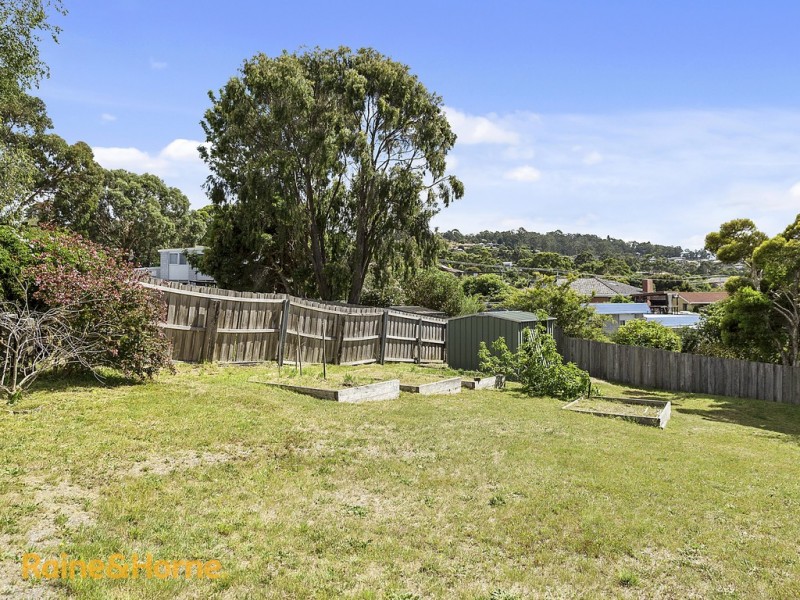 27 Garnett Street, Blackmans Bay TAS 7052