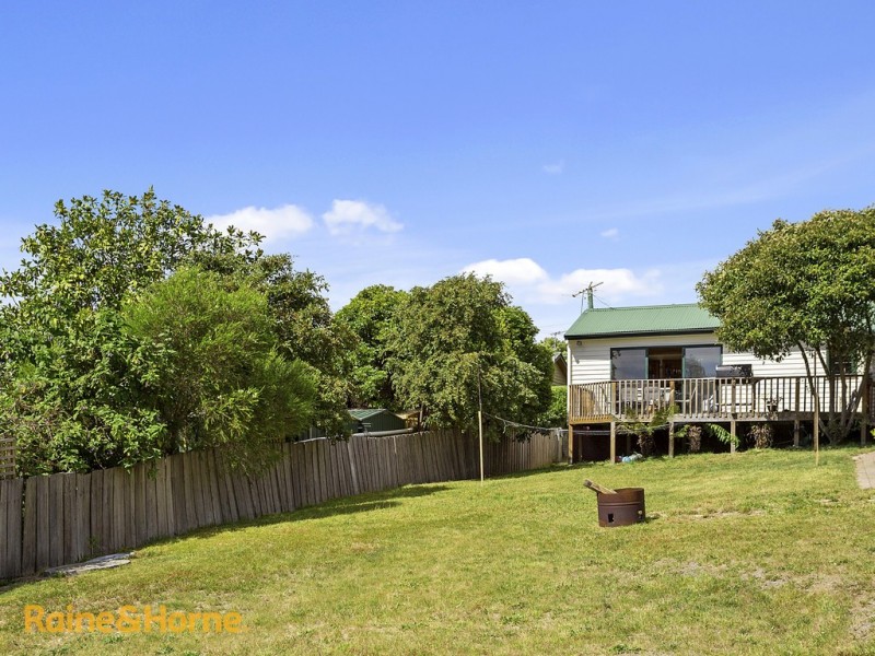 27 Garnett Street, Blackmans Bay TAS 7052