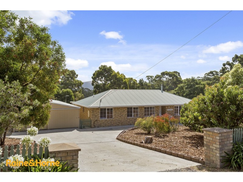 40 Burwood Drive, Blackmans Bay TAS 7052