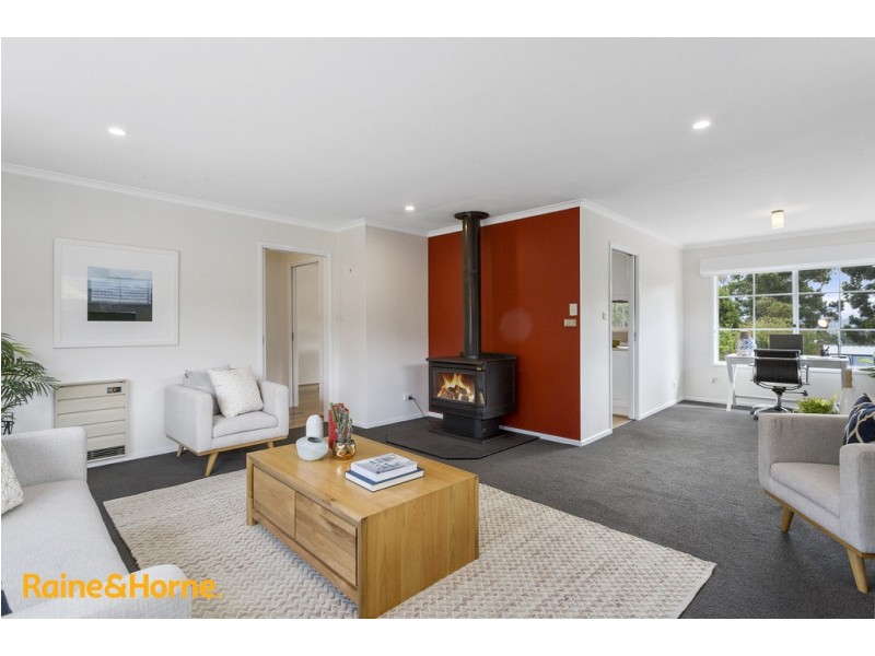 40 Burwood Drive, Blackmans Bay TAS 7052