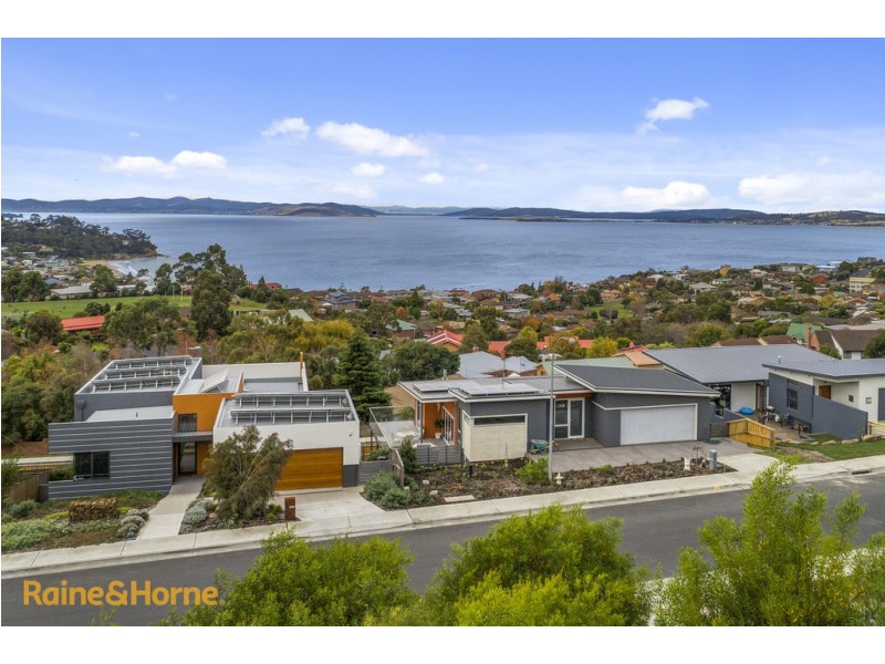 11 Caladium Place, Blackmans Bay TAS 7052