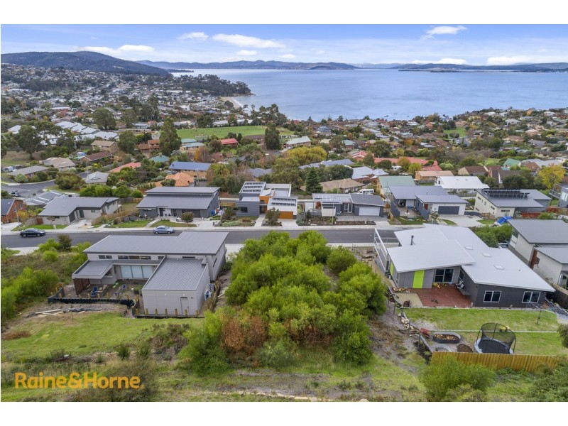 11 Caladium Place, Blackmans Bay TAS 7052