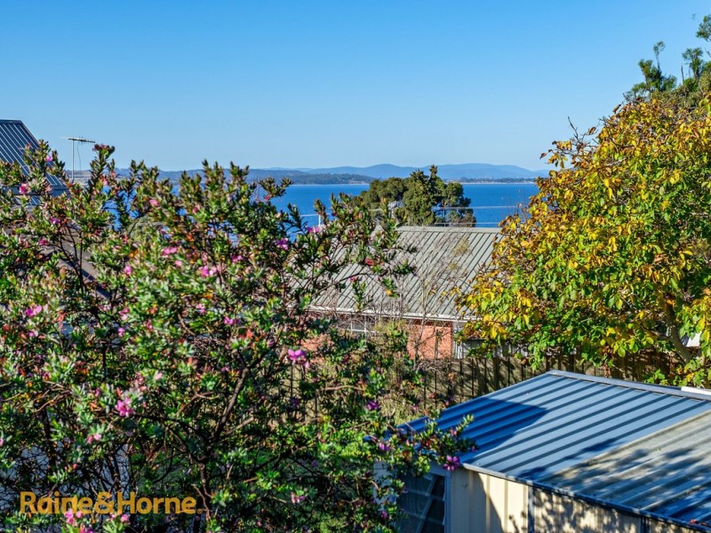 1/44 Crystal Downs Drive, Blackmans Bay TAS 7052