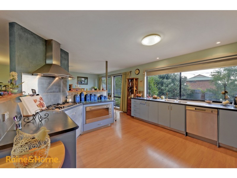 12 Adelong Drive, Kingston TAS 7050