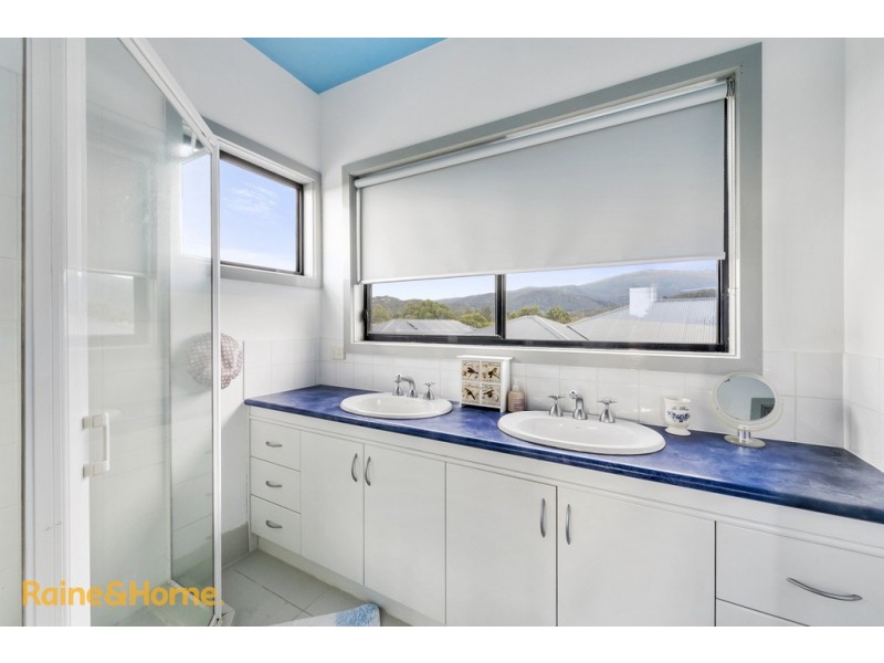 12 Adelong Drive, Kingston TAS 7050