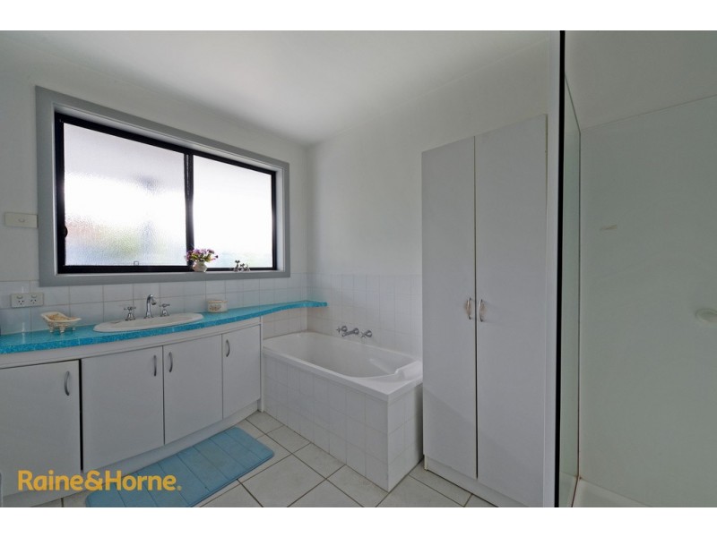 12 Adelong Drive, Kingston TAS 7050