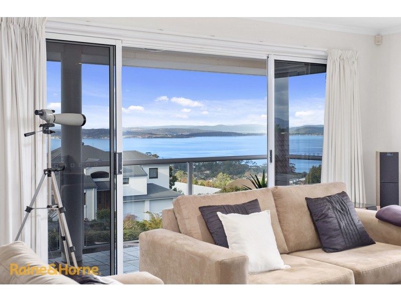 10 Timbertop Drive, Blackmans Bay TAS 7052