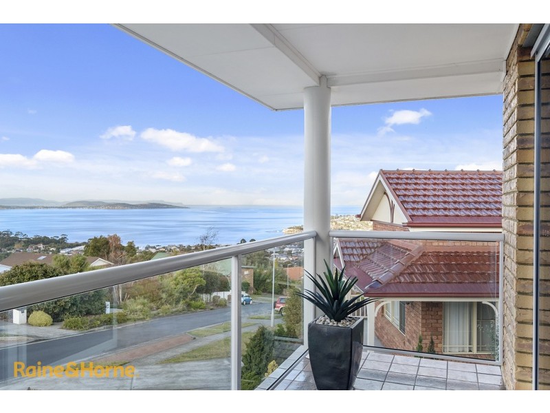 10 Timbertop Drive, Blackmans Bay TAS 7052