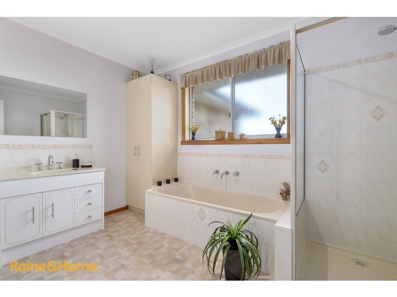 10 Timbertop Drive, Blackmans Bay TAS 7052