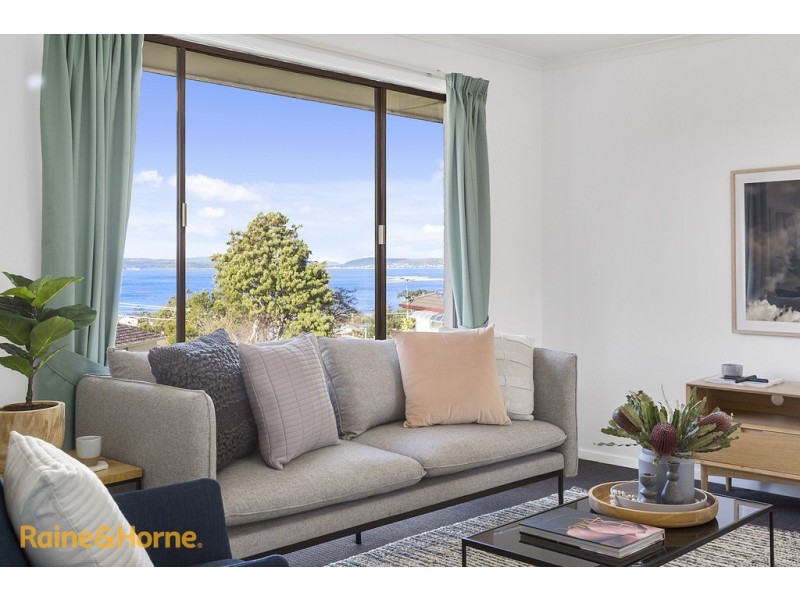 2/9 Crystal Downs Drive, Blackmans Bay TAS 7052