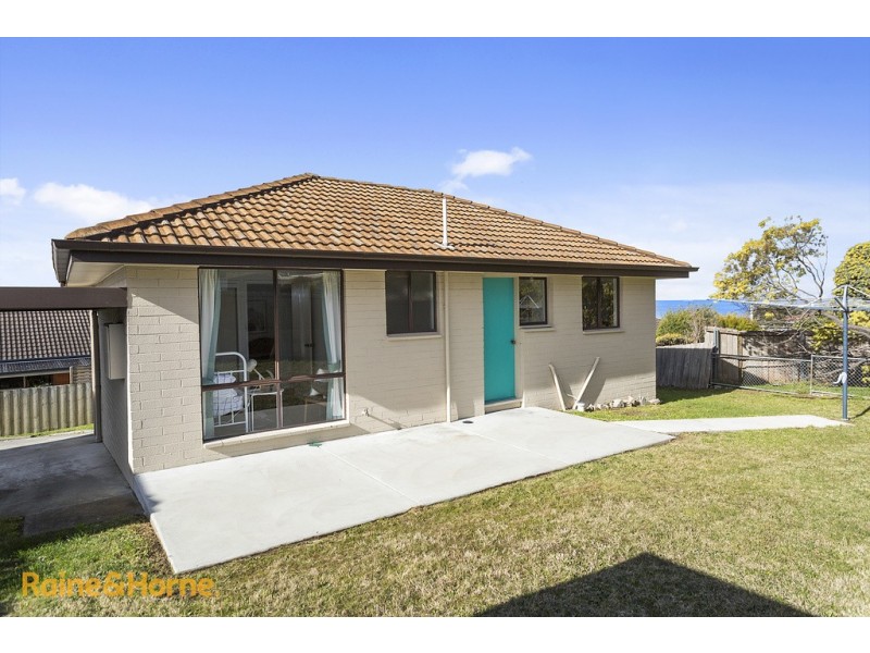 2/9 Crystal Downs Drive, Blackmans Bay TAS 7052