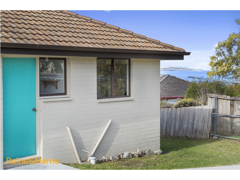 2/9 Crystal Downs Drive, Blackmans Bay TAS 7052