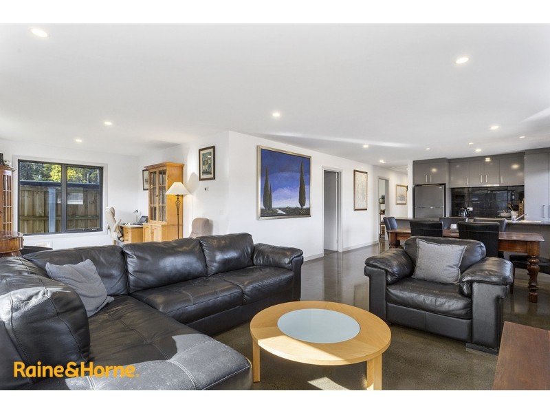 1/358 Redwood Road, Kingston TAS 7050