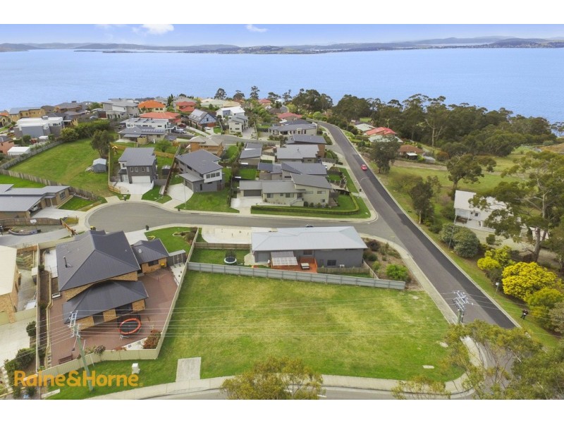 74 Tinderbox Road, Blackmans Bay TAS 7052
