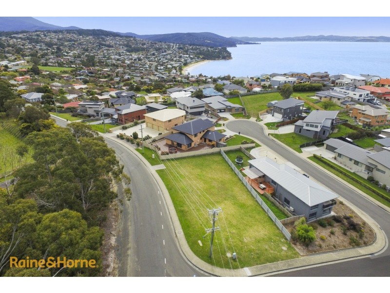 74 Tinderbox Road, Blackmans Bay TAS 7052