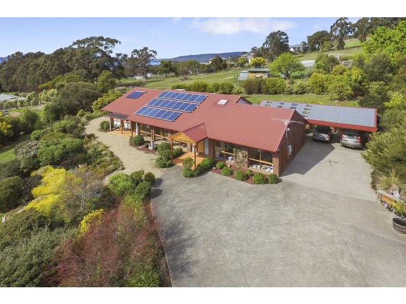 12 Englefield Drive, Margate TAS 7054