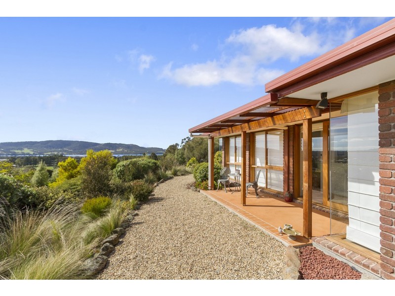 12 Englefield Drive, Margate TAS 7054