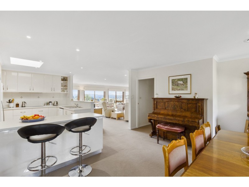 12 Englefield Drive, Margate TAS 7054