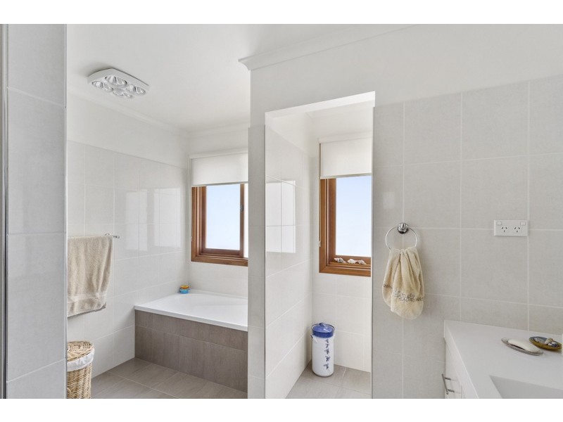 12 Englefield Drive, Margate TAS 7054