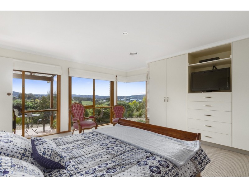 12 Englefield Drive, Margate TAS 7054