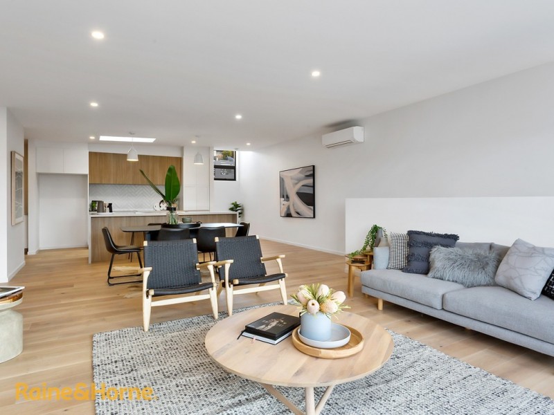 2/43 Suncoast Drive, Blackmans Bay TAS 7052