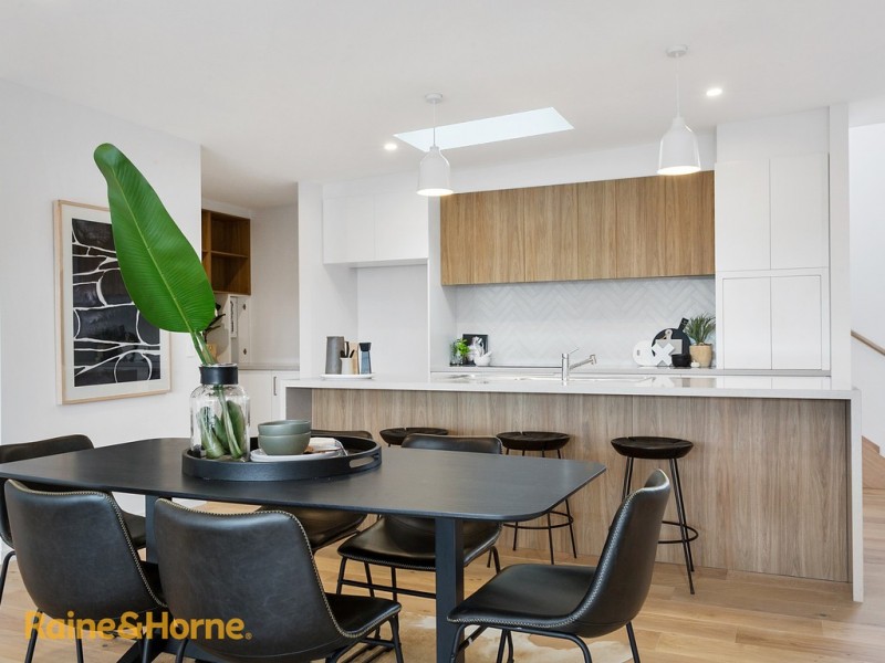 2/43 Suncoast Drive, Blackmans Bay TAS 7052