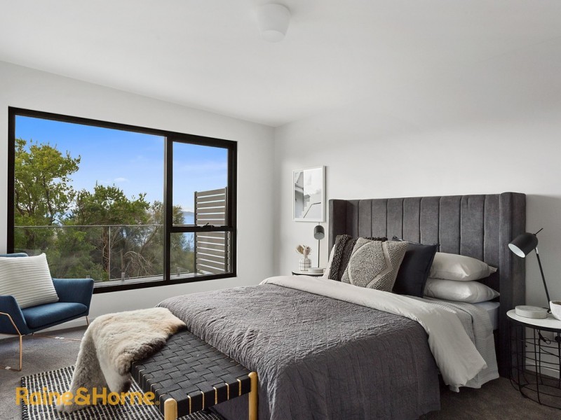 2/43 Suncoast Drive, Blackmans Bay TAS 7052