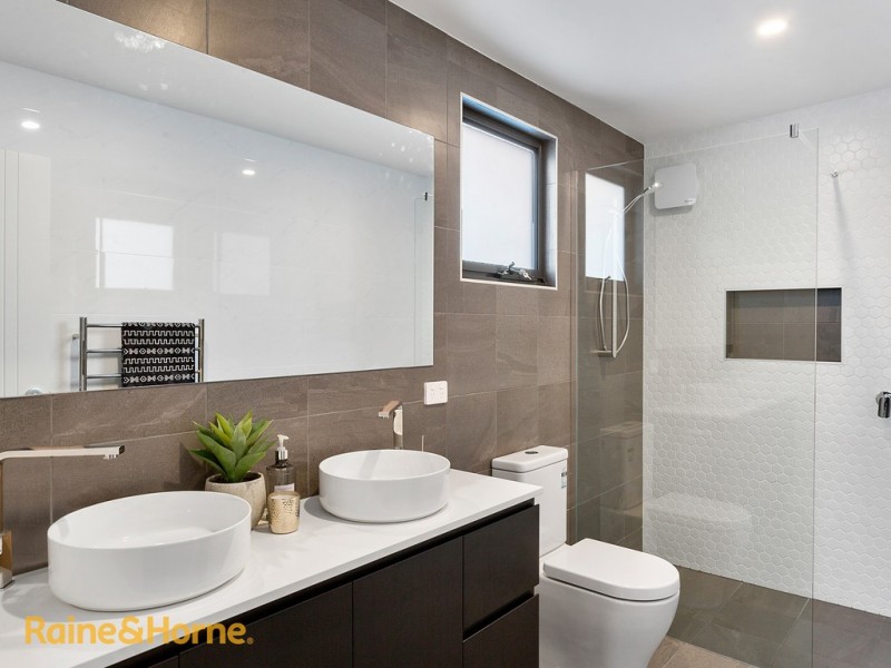 2/43 Suncoast Drive, Blackmans Bay TAS 7052