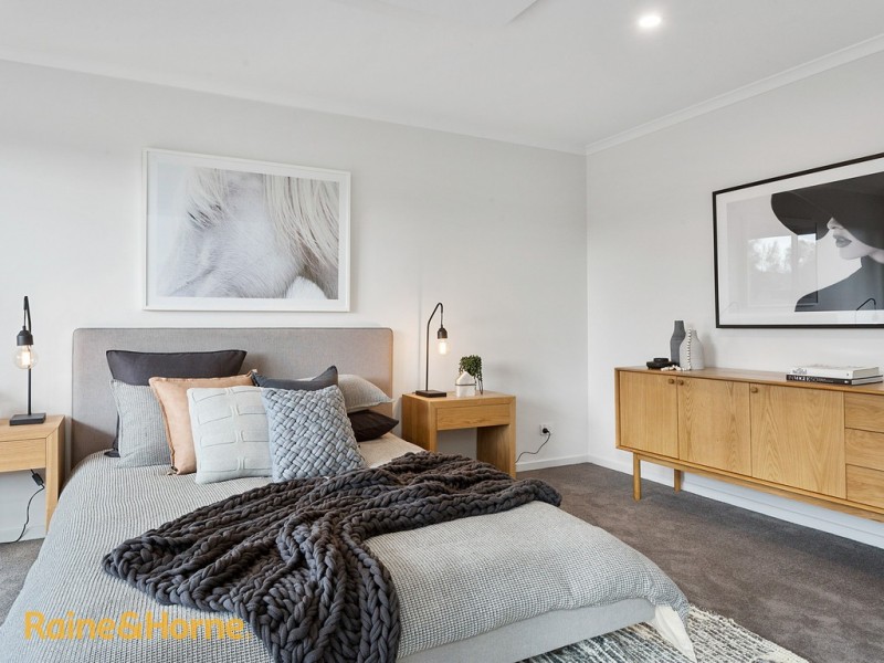 2/43 Suncoast Drive, Blackmans Bay TAS 7052