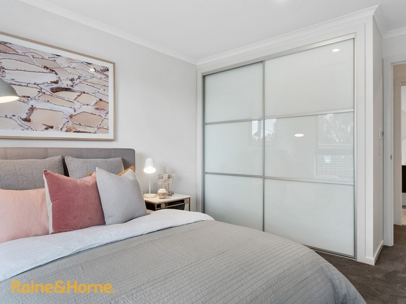 2/43 Suncoast Drive, Blackmans Bay TAS 7052