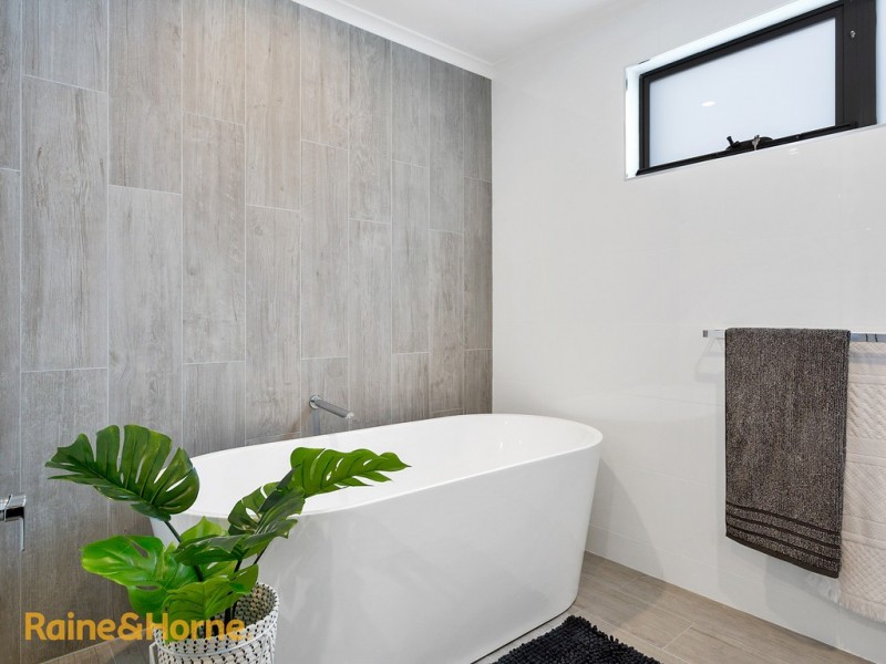 2/43 Suncoast Drive, Blackmans Bay TAS 7052