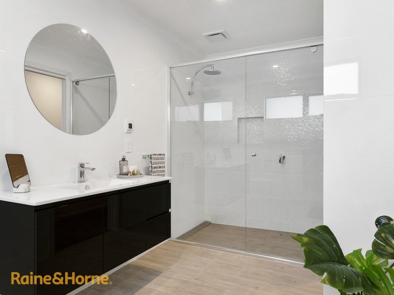 2/43 Suncoast Drive, Blackmans Bay TAS 7052