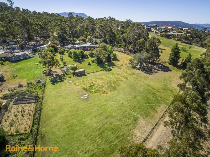 106 Tinderbox Road, Blackmans Bay TAS 7052