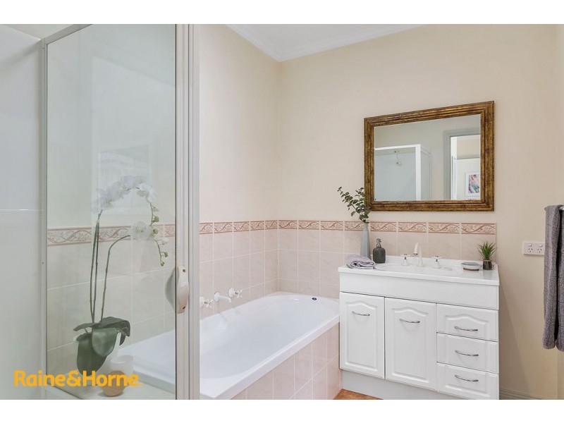 4/4 Home Avenue, Blackmans Bay TAS 7052