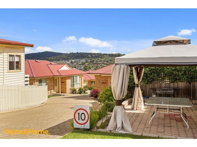 4/4 Home Avenue, Blackmans Bay TAS 7052
