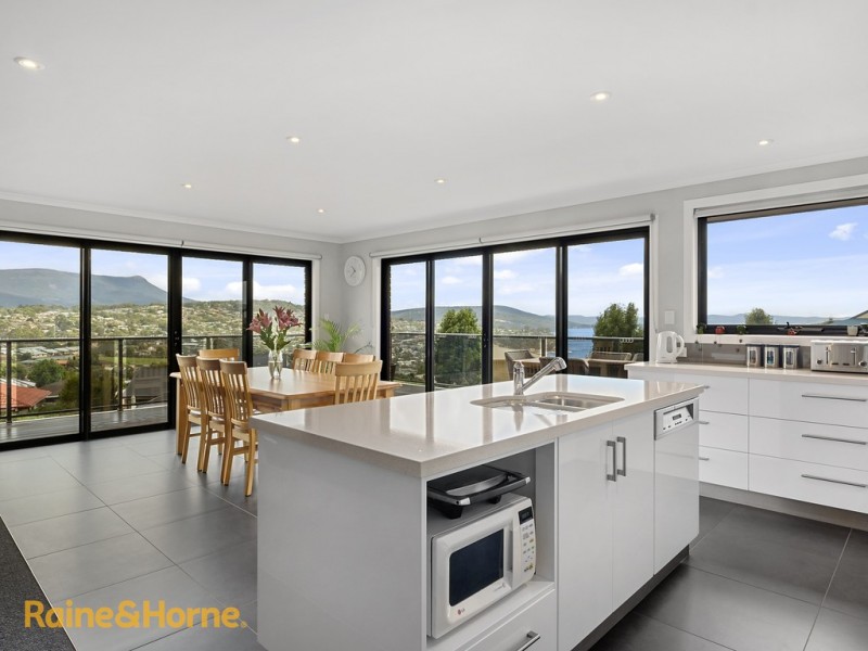 68 Tinderbox Road, Blackmans Bay TAS 7052