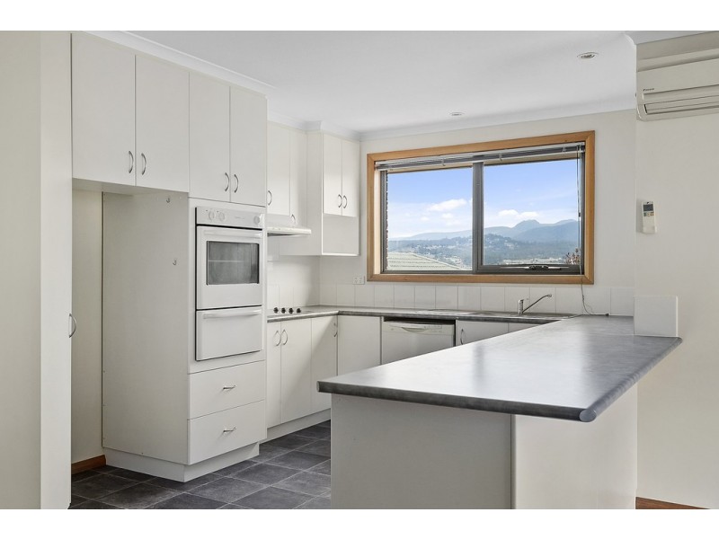 17 Fairview Drive, Kingston TAS 7050