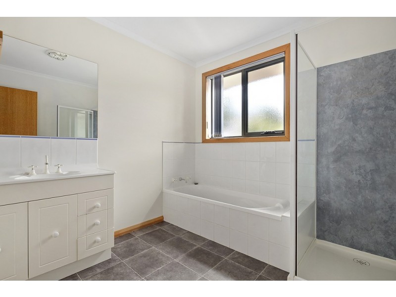17 Fairview Drive, Kingston TAS 7050