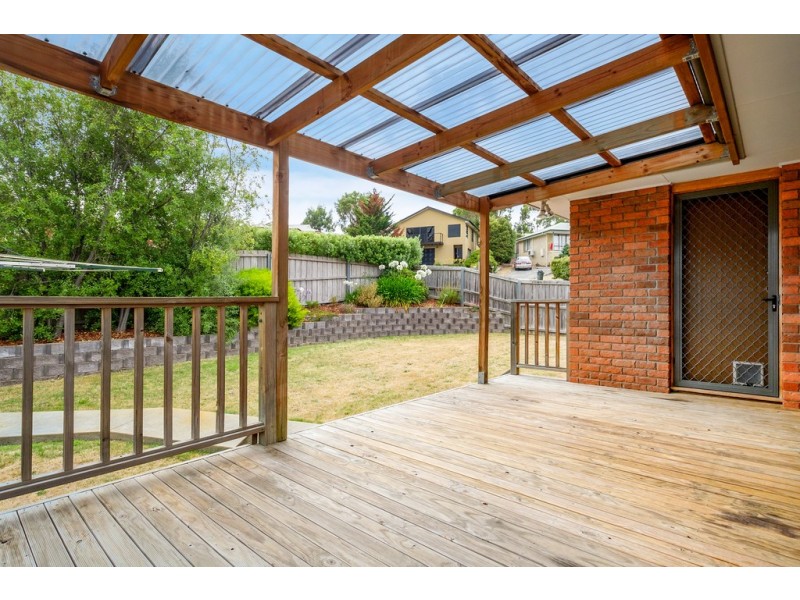 17 Fairview Drive, Kingston TAS 7050