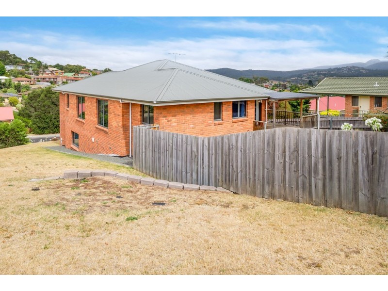 17 Fairview Drive, Kingston TAS 7050