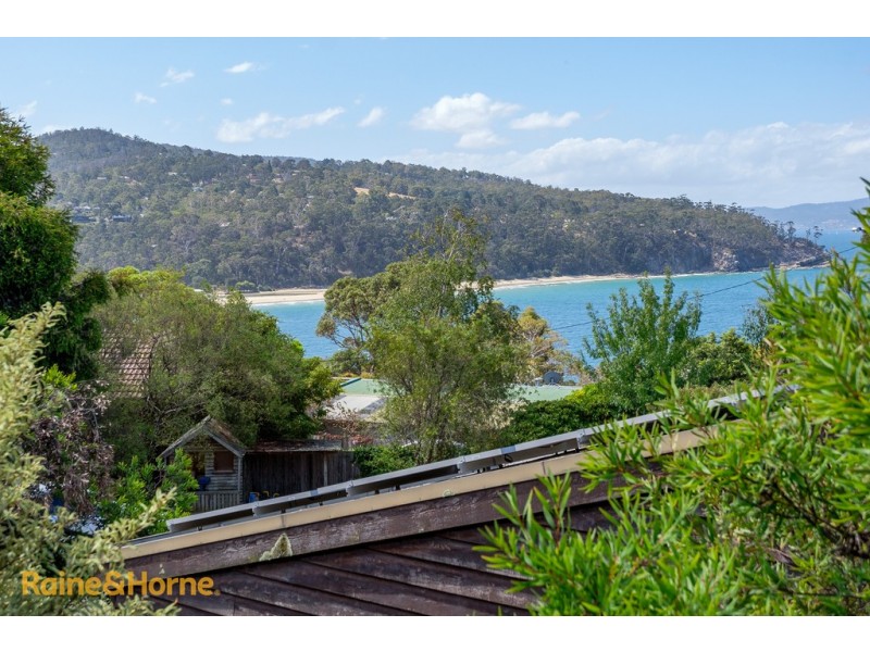 9 NICHOLAS DRIVE, Kingston Beach TAS 7050